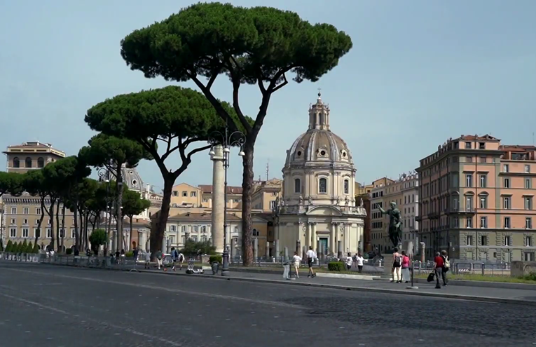 U Rimu sijeku stare borove duž avenije do Koloseja