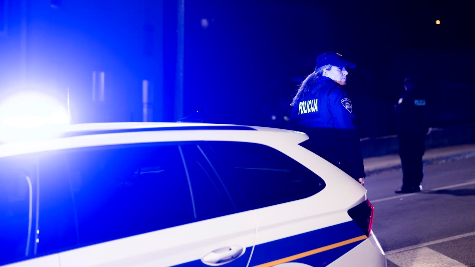 Detalji strave u Imotskom: Tinejdžer nožem u prsa ubo oca i susjeda, porezao i sestru