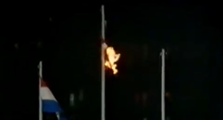 VIDEO Torcida je na Poljudu na današnji dan 1990. zapalila zastavu Jugoslavije
