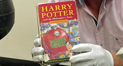 Knjiga o Harryju Potteru izdana 1997. na aukciji prodana za više od 12.000 eura