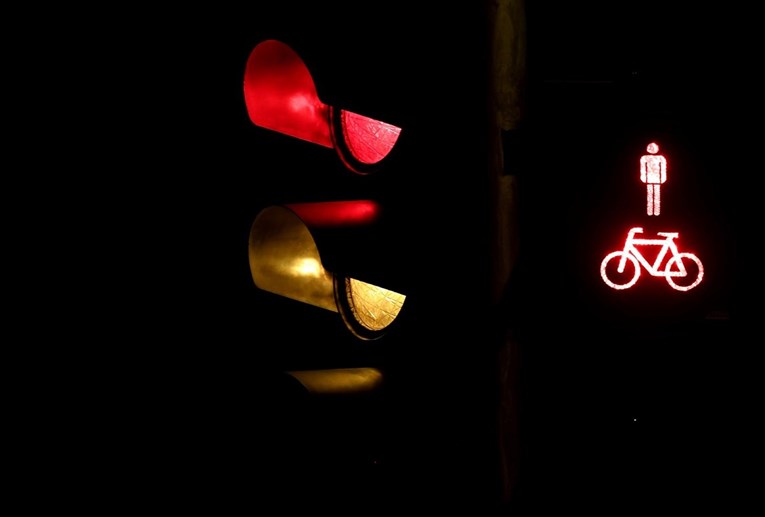 Znate li zašto su semafori baš crvene, žute i zelene boje?