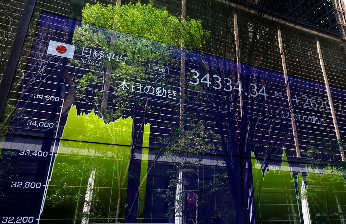 Većina azijskih burzi porasla, dolar ojačao