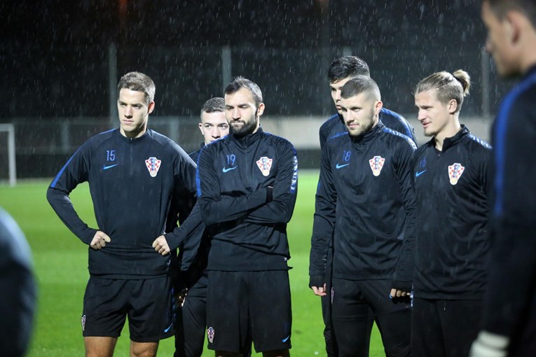 VIDEO Hrvatska trenirala na kiši, Olić otkrio koga će Dalić sutra poštedjeti