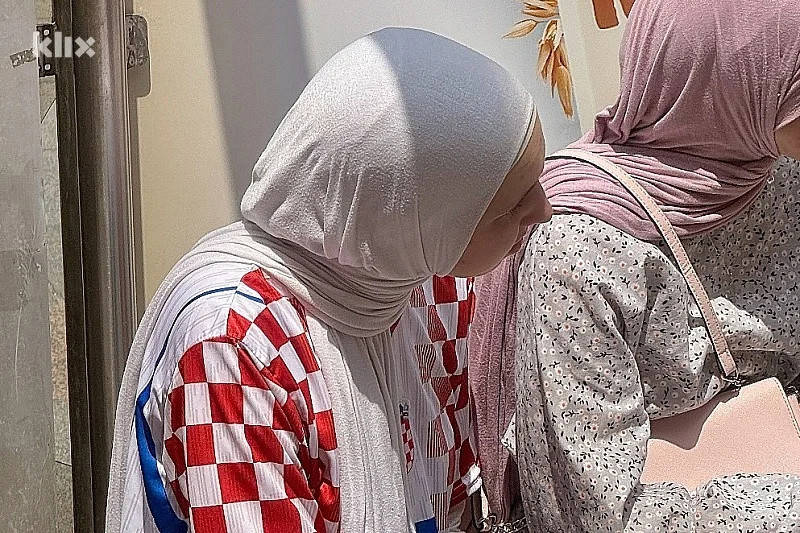 Djevojka s hidžabom u Sarajevu u dresu hrvatske reprezentacije oduševila internet