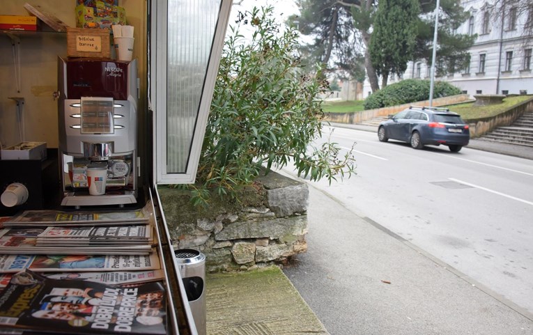 U Puli odustali od zabrane prodaje kave na kioscima