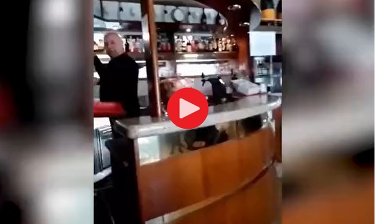 Snimka iz talijanskog kafića privukla pažnju na Twitteru: "Pažljivo rukovanje"