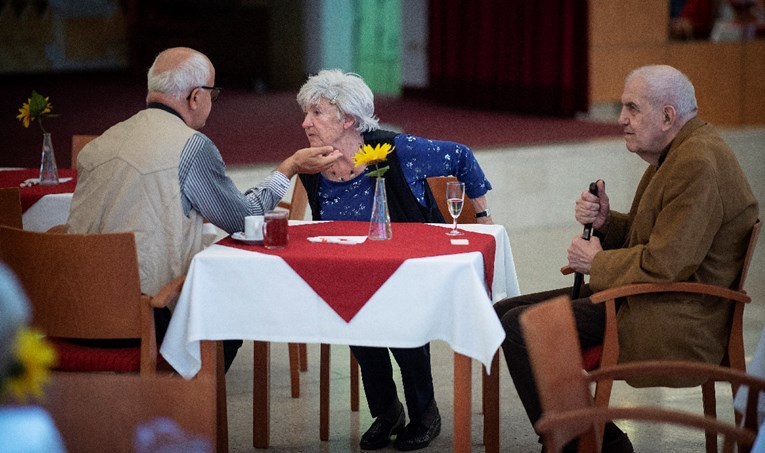 Sindikat umirovljenika pozvao stranke da pokažu razumijevanje za starije osobe