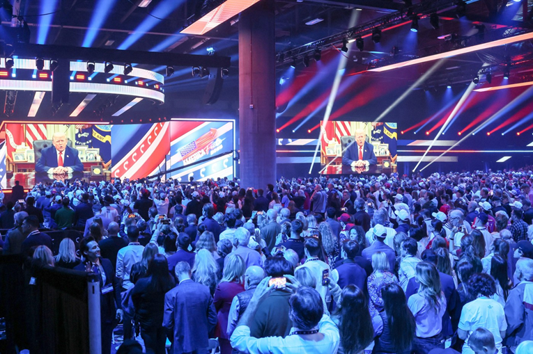 Optužbe i uvrede na AmericaFestu razotkrile duboke podjele američke desnice