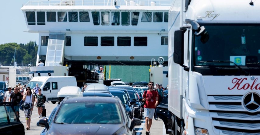 Promet u hrvatskim lukama lani porastao za više od 10 posto u odnosu na 2021. godinu