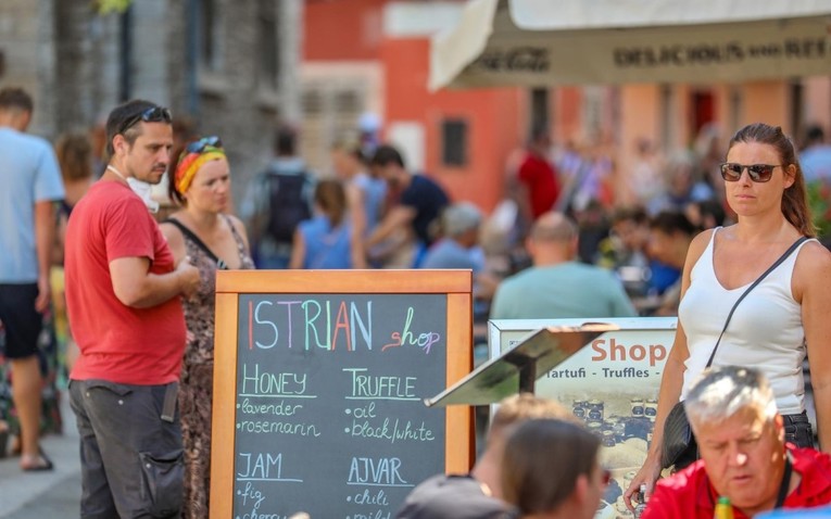 Brnjac: Turista u kolovozu bilo manje nego 2019., ali su potrošili više