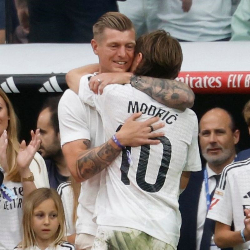FOTO Modrić i Kroos zagrljeni i uplakani. Real: Tko reže luk?