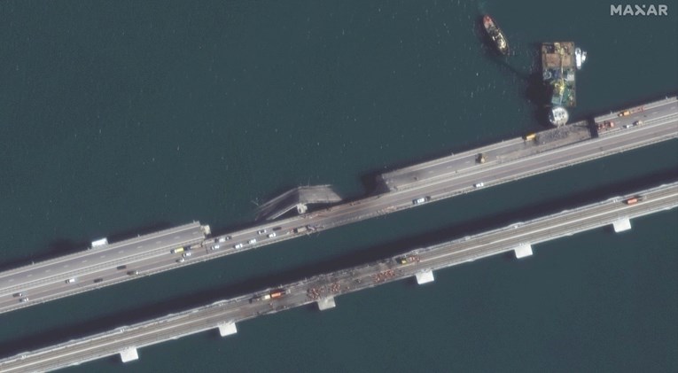 Objavljene nove satelitske snimke Krimskog mosta. Rusi ga popravljaju