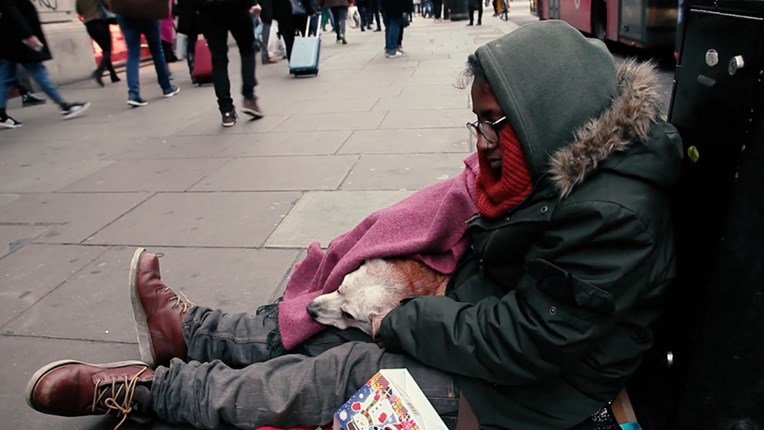 Ovi su ljudi beskućnicima i njihovim psima odlučili olakšati zimu