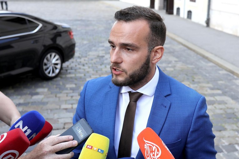 Ministar Aladrović kaže da vjeruje u dogovor s učiteljima