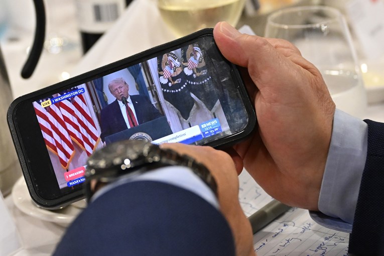 Trumpov govor gurnuo američke burze u crveno, cijena nafte skočila