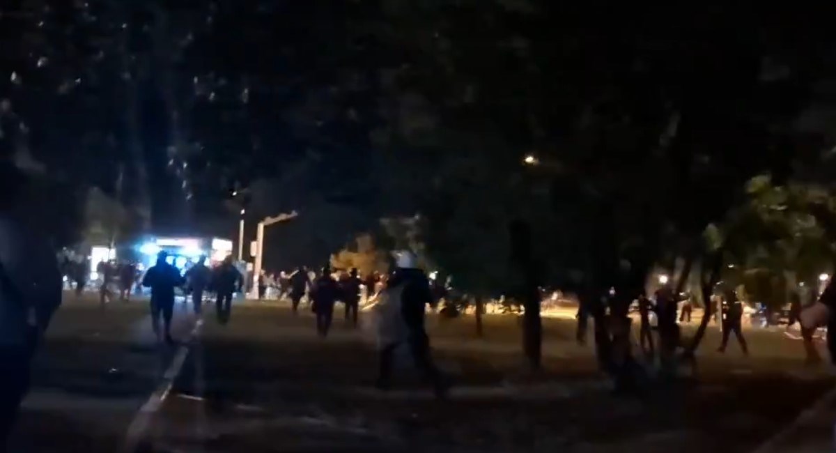 Srpska policija: Prosvjednici su nas napali. Novinari: Policija napala prosvjednike