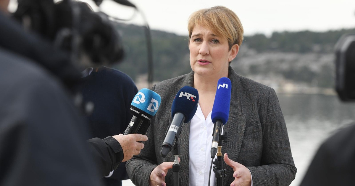 Anonimno pismo uznemirilo Supetar. Gradonačelnica: Spremni smo za sve