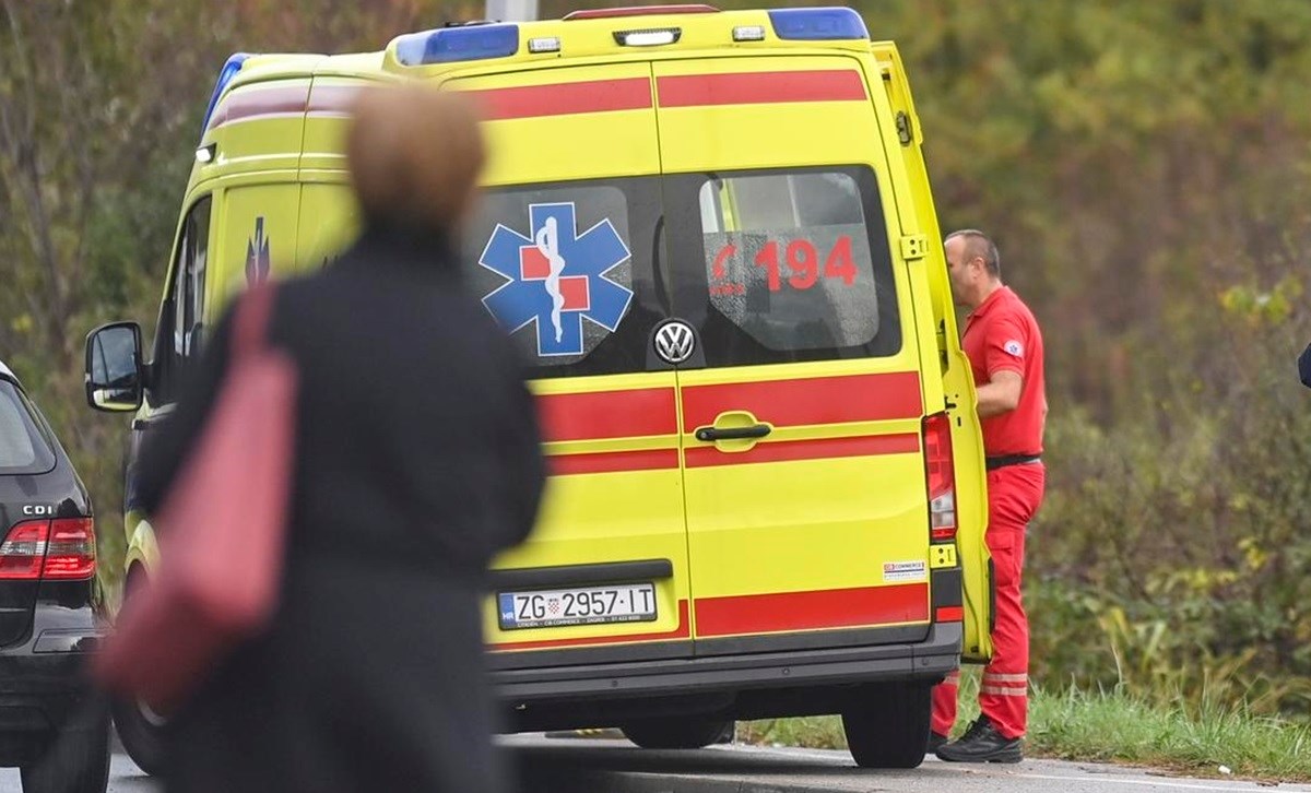 U Umagu poginuo biciklist. Električnim biciklom udario u stablo