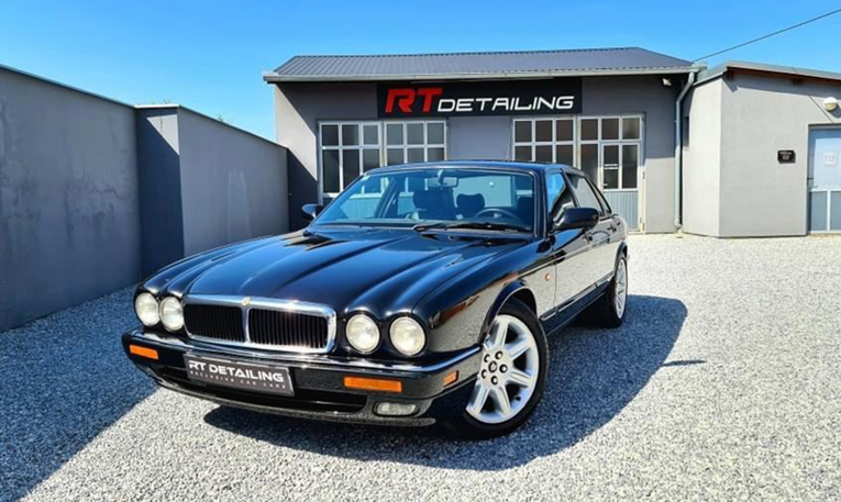 Ovaj Jaguar proizveden je u samo 2534 primjerka. Prodaje se za 11.500 €