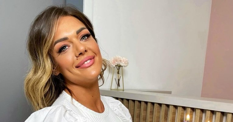 Sandra Perković objavila fotku iz Sarajeva, pažnju privukla modnom kombinacijom