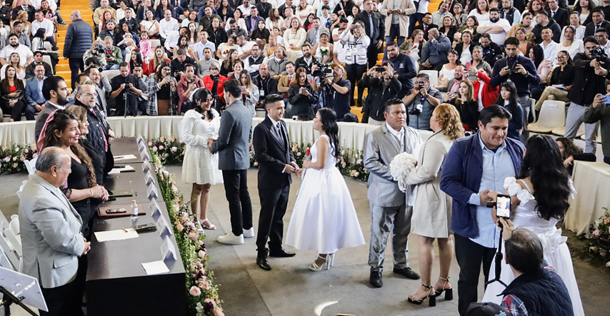 Masovno vjenčanje u Meksiku: 1200 parova sklopilo brak na Valentinovo
