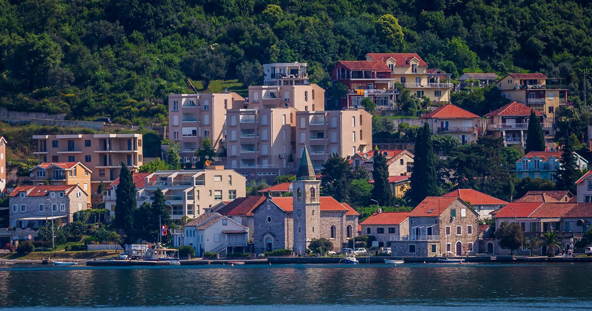 Crna Gora uvodi vize za Ruse, Bjeloruse, Saudijce, Kineze i Turke