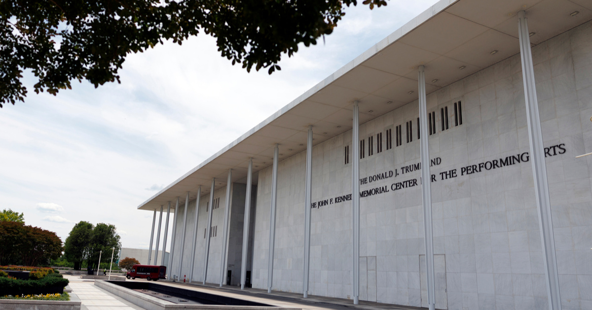 Kennedy Center uklonio Trumpovo ime sa svoje web stranice