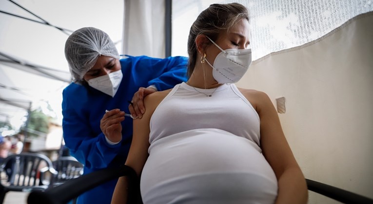 Američki CDC: Trudnice bi se trebale cijepiti protiv korone