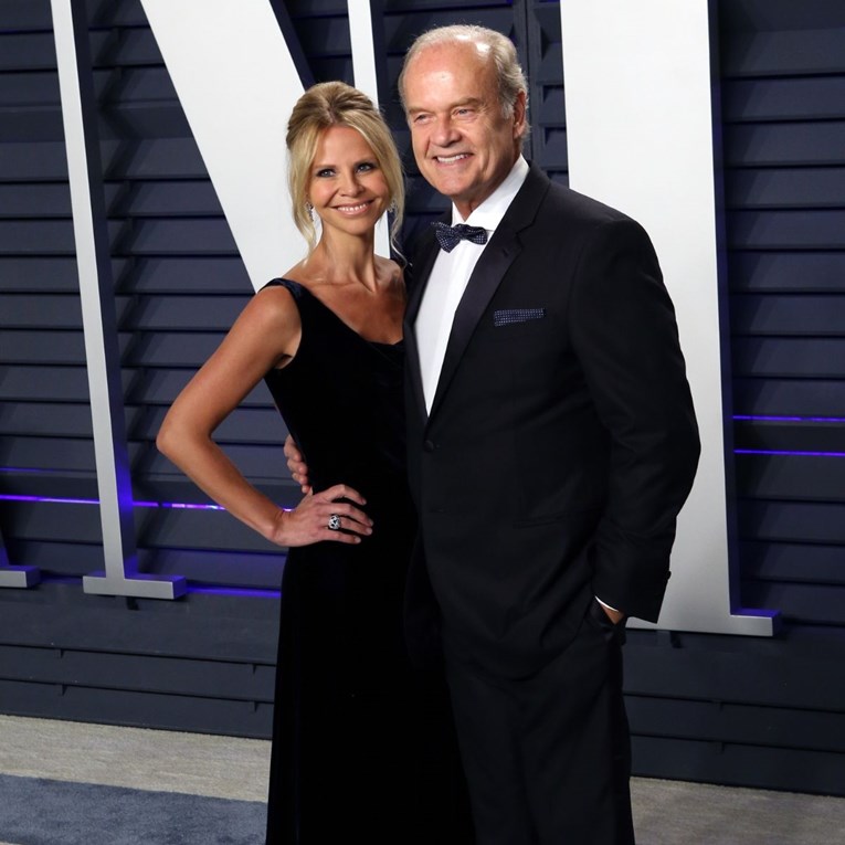 Kelsey Grammer (70) čeka osmo dijete. Njegova žena snimljena s trudničkim trbuhom