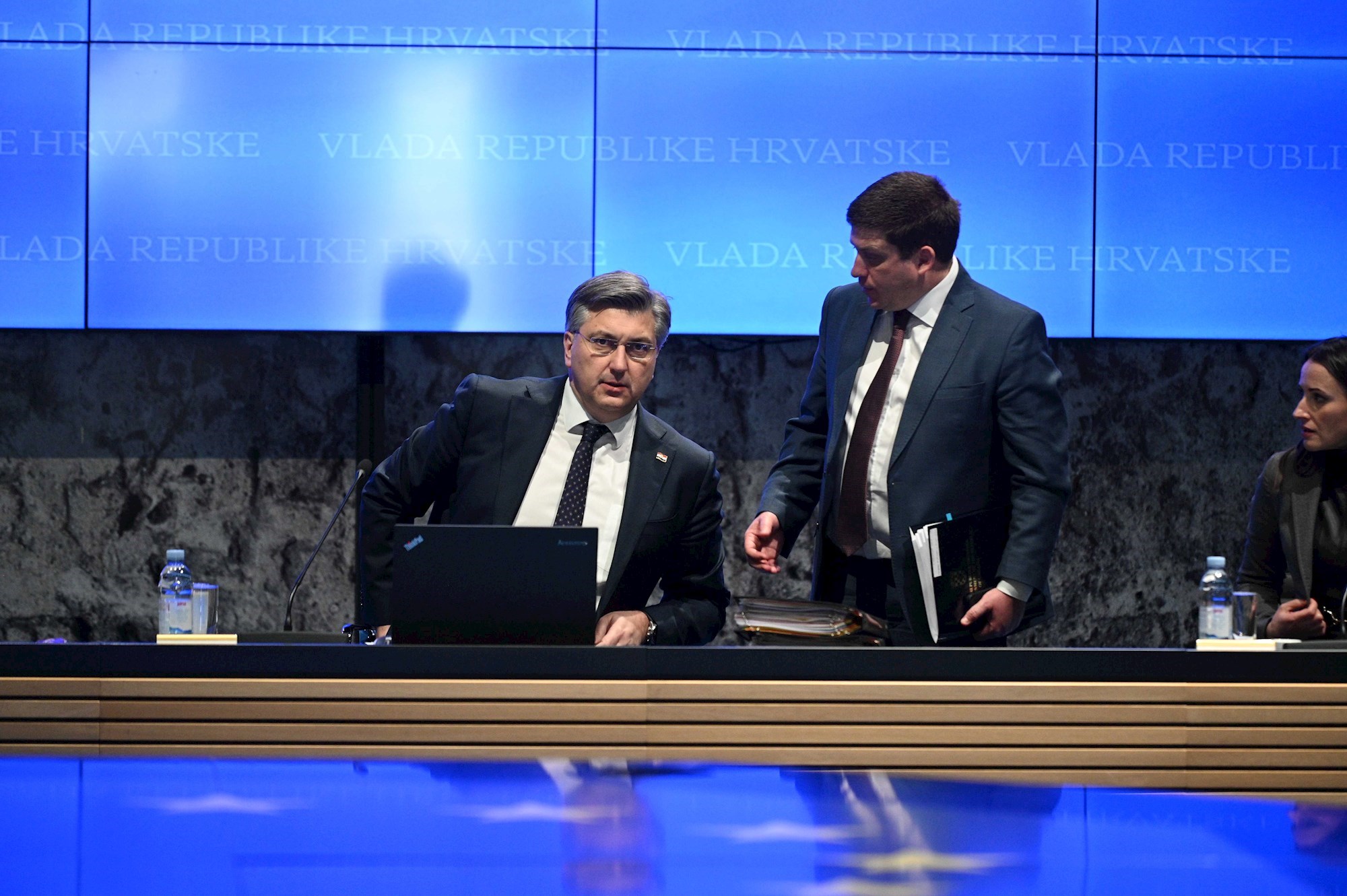 VIDEO Sjednica vlade o mjerama. Filipović: Ubačeno je carsko meso