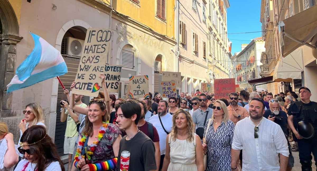 U Puli održana prva Povorka ponosa