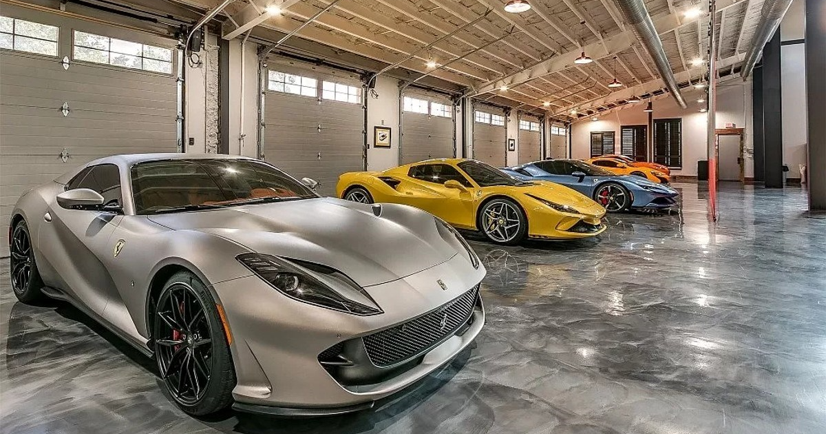 Prodaje se imanje s garažom kapaciteta preko 30 automobila