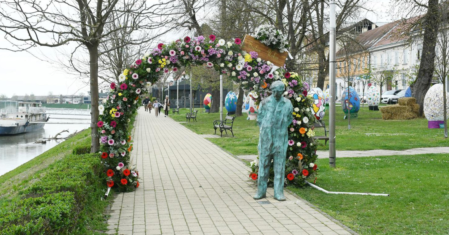 Cvjetni slavoluk uz Kupu donio proljetnu čaroliju na sisačku šetnicu