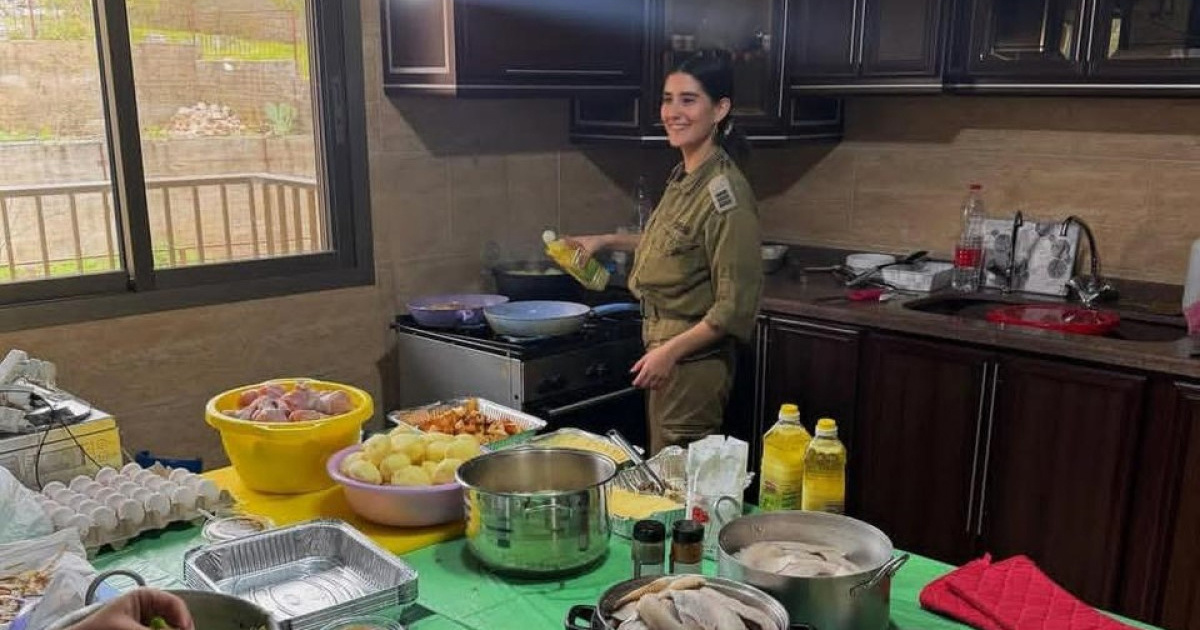 FOTO Širi se fotografija izraelske vojnikinje koja kuha u libanonskoj kući