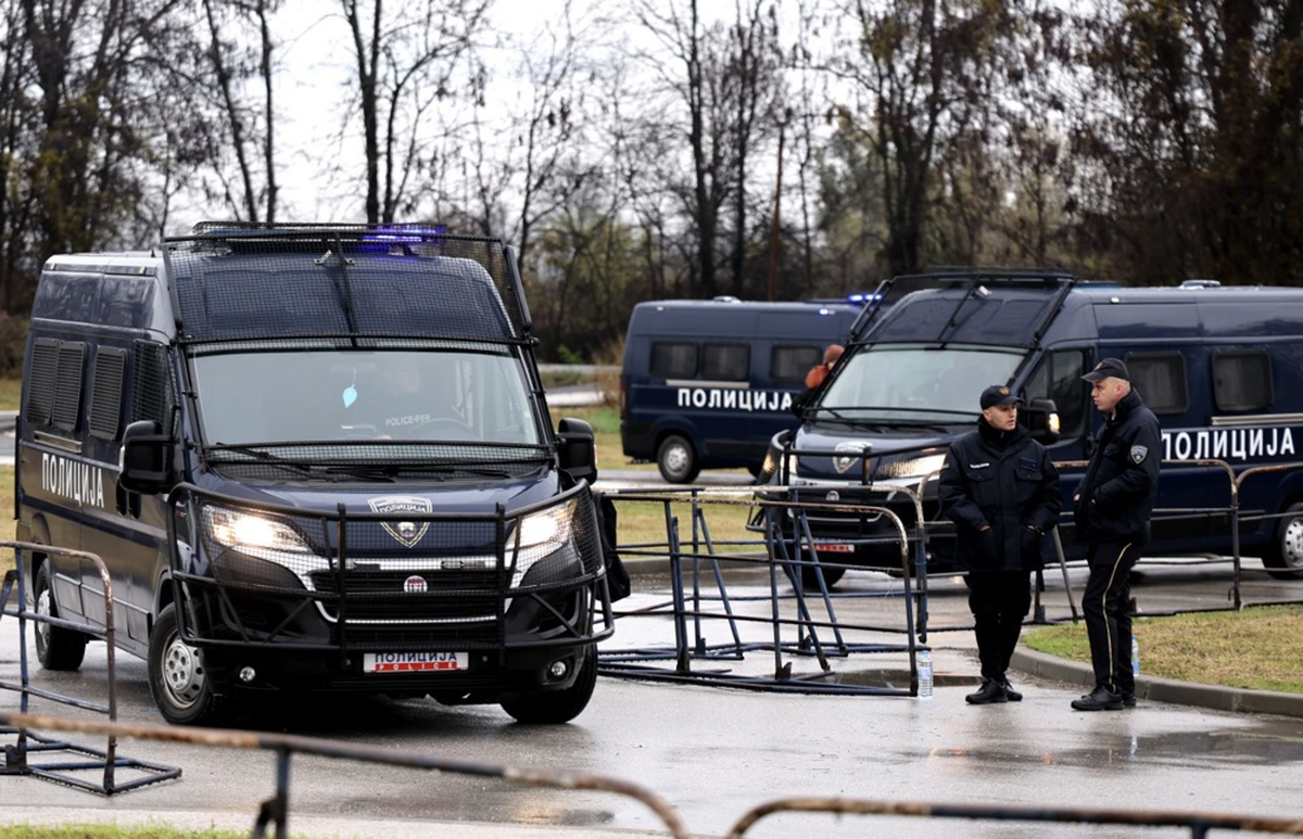 Policija upala na 12 lokacija u Skoplju, našla oružje i zastavu ISIS-a