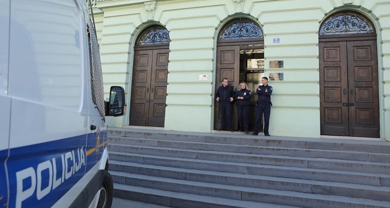 Žena (35) dojavila da se na osječkom sudu nalaze bombe, policija ju otkrila