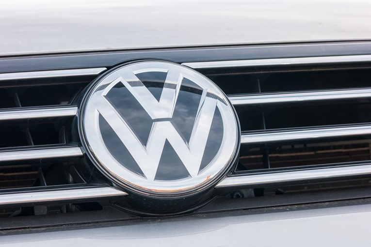 Volkswagen mijenja logo