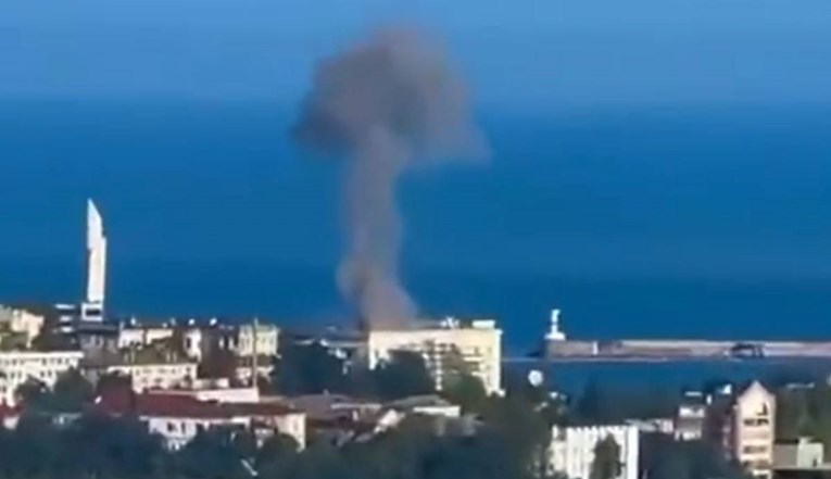 VIDEO Rusija: Srušili smo dron, pao je na krov sjedišta Crnomorske flote na Krimu