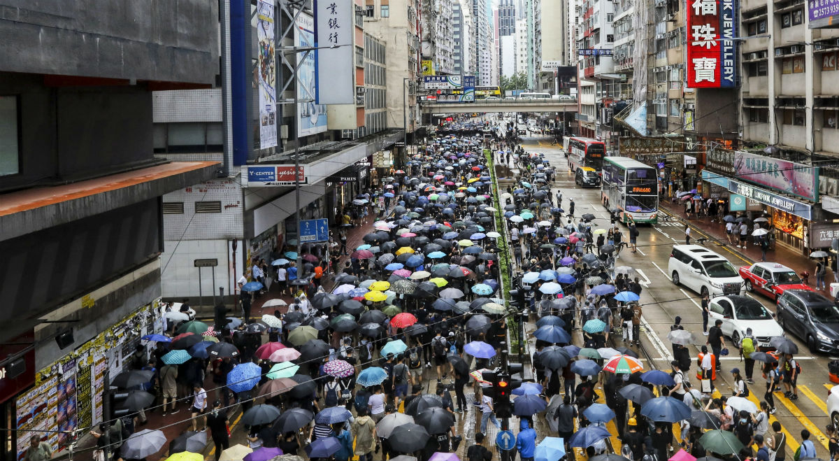 VIDEO Tisuće ljudi izašle na mirni prosvjed na ulice Hong Konga