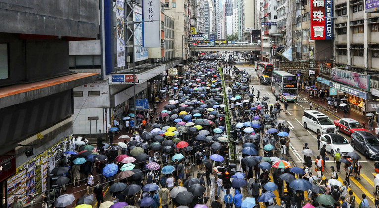 VIDEO Tisuće ljudi izašle na mirni prosvjed na ulice Hong Konga
