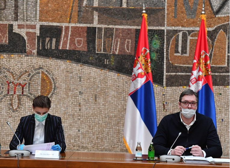 Srpski stožer donio strože mjere: Zabrana okupljanja više od 10 ljudi, maske...