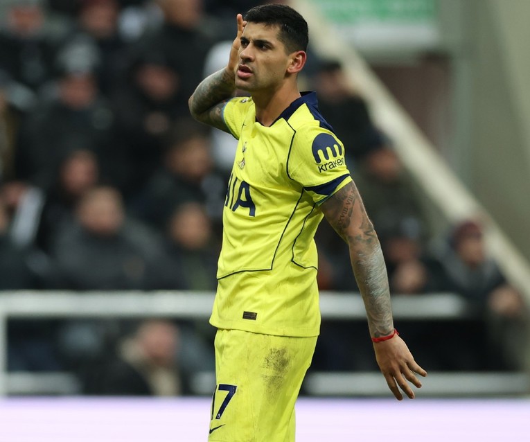 Tottenham je pred ispadanjem, a kapetan propušta ključni dvoboj. Razlog je bizaran
