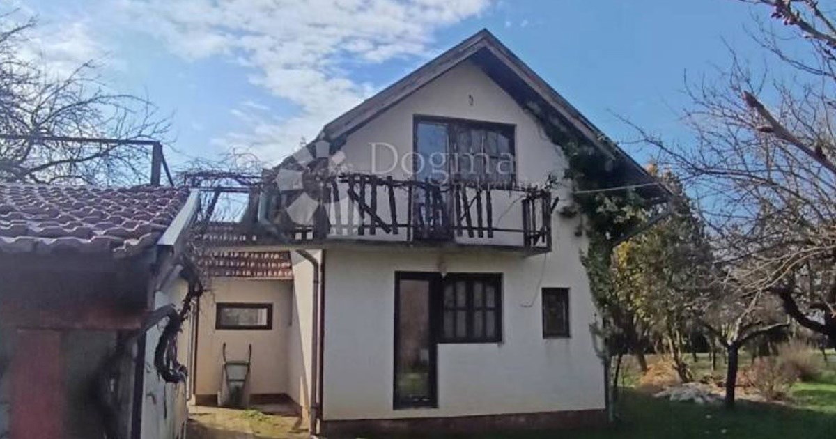 Mir, priroda i vlastito jezero: Veliko imanje za 31.000 €