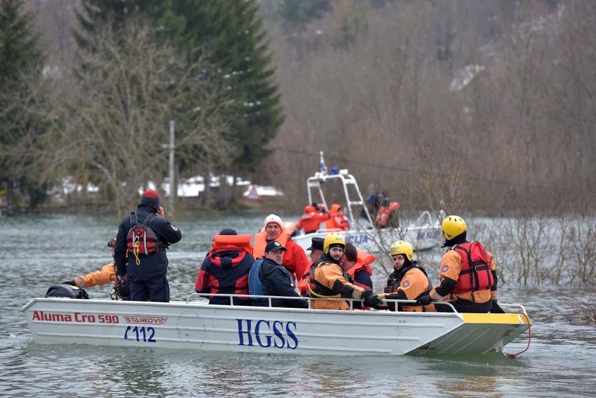 Više od 300.000 eura za vatrogasce, HGSS i Crveni križ u Ličko-senjskoj županiji