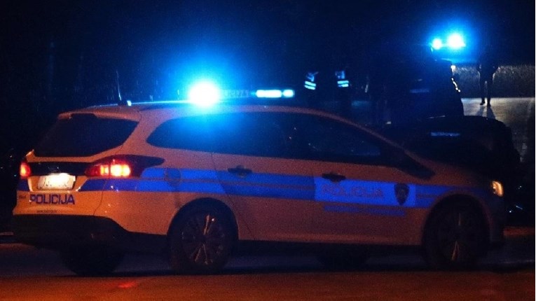 Mladić kod Novske u istoj noći ukrao tri auta i izazvao dvije nesreće
