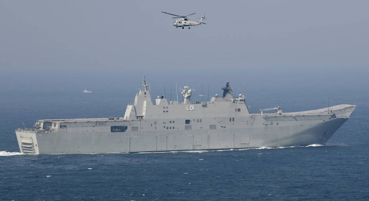 Australski ratni brod uplovio u San Diego s dva mrtva ugrožena kita na trupu