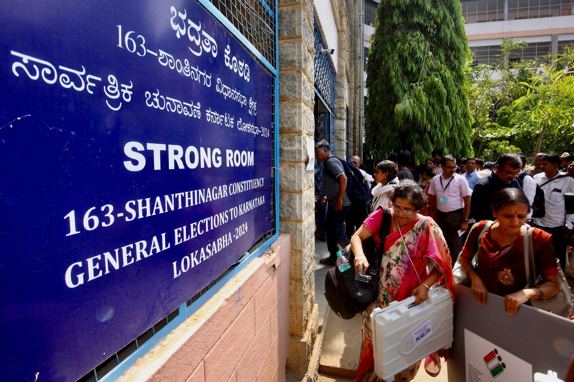 Traje druga faza glasanja na najvećim svjetskim izborima. Napetosti su visoke