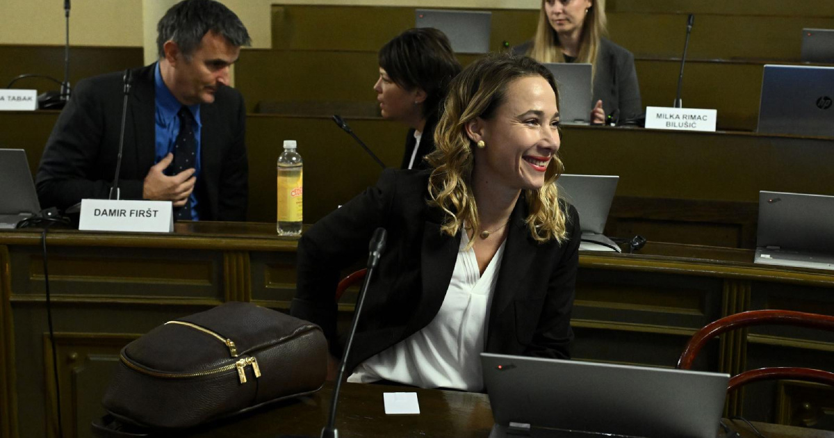 Selak Raspudić prikupila potpise za raspravu u Saboru o regulaciji mobitela u školama