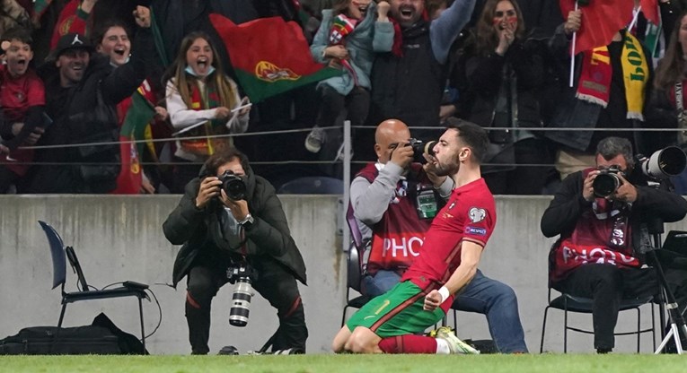 Pogledajte kako je igrač Dinama poklonio gol Portugalu u ključnoj utakmici za SP