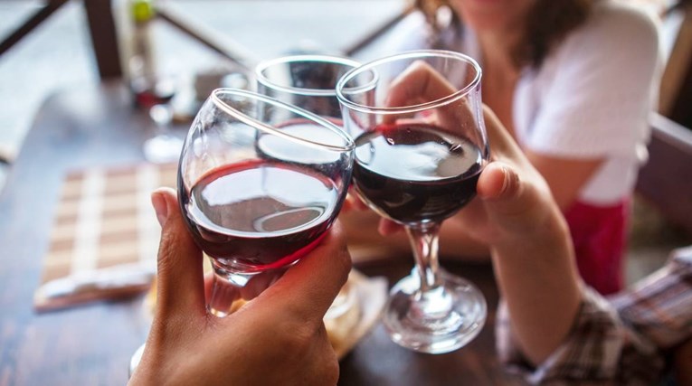 Studija: I mala čaša vina dnevno može štetno djelovati na srce